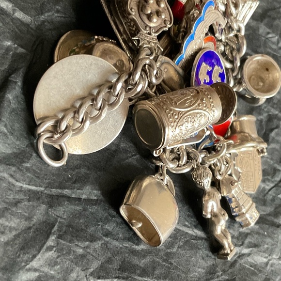 VINTAGE ROYLE 925 STERLING SILVER SCANDINAVIAN TOUR 1961,  28 CHARM BRACELET. - Picture 16 of 16